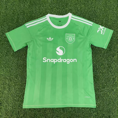 2025/2026 Manchester United Goalkeeper Green Football Shirt