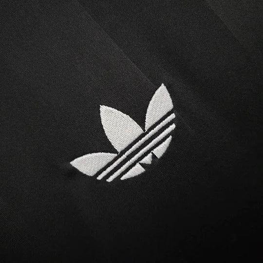 2025/2026 Liverpool Goalkeeper Black Soccer Jersey