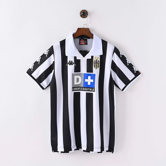 1999/2000 Retro Juventus Home Football Shirt