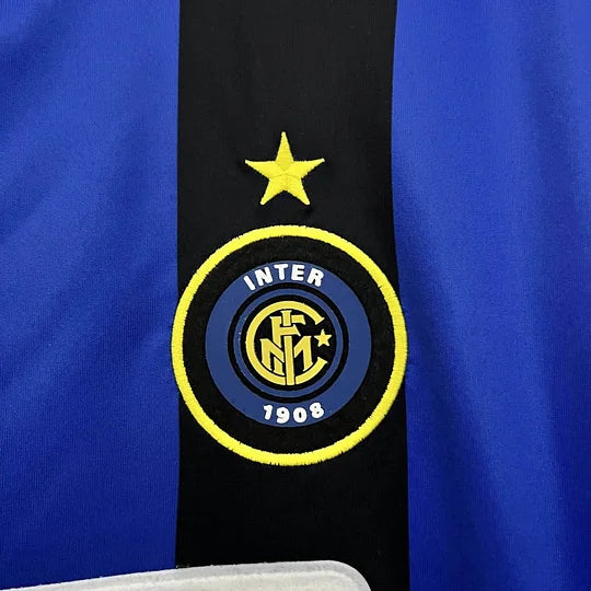 2002/2003 Retro Internazionale Milan Home Football Jersey