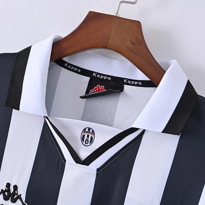 1996/1997 Retro Juventus Football Shirt Home