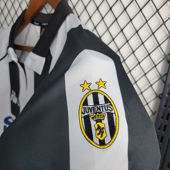 1997/1998 Retro Juventus Football Shirt Home